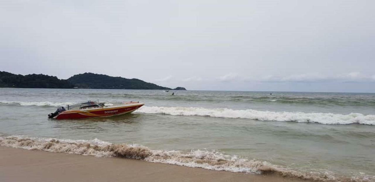 Baan Thai Beach Side Residence Patong Bagian luar foto